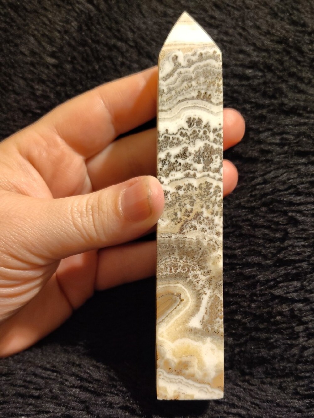 Banded Calcite Tower - Picture 2 of 4